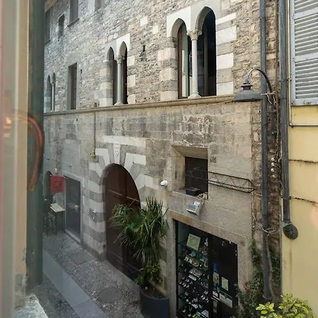 Apartment Del 1400 Nel Cuore Del Centro Storico A 2 Min Dal Porto E Con 2 Bici Gratuite