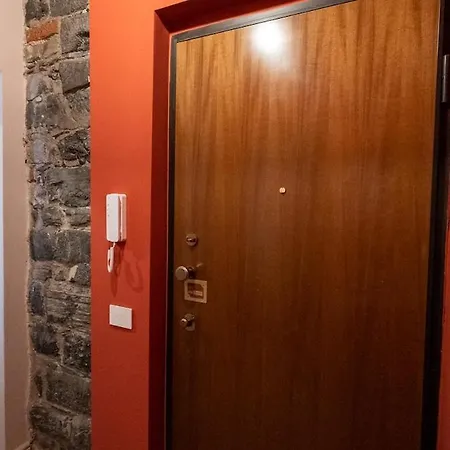 Apartment Del 1400 Nel Cuore Del Centro Storico A 2 Min Dal Porto E Con 2 Bici Gratuite Como