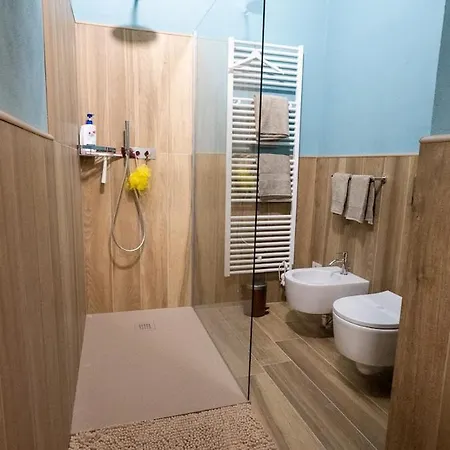 Del 1400 Nel Cuore Del Centro Storico A 2 Min Dal Porto E Con 2 Bici Gratuite Apartment Como