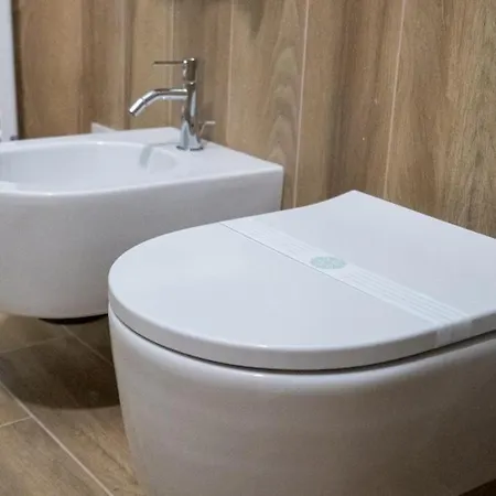Apartment Del 1400 Nel Cuore Del Centro Storico A 2 Min Dal Porto E Con 2 Bici Gratuite Como
