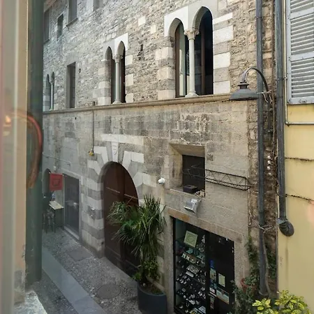 Del 1400 Nel Cuore Del Centro Storico A 2 Min Dal Porto E Con 2 Bici Gratuite * Como