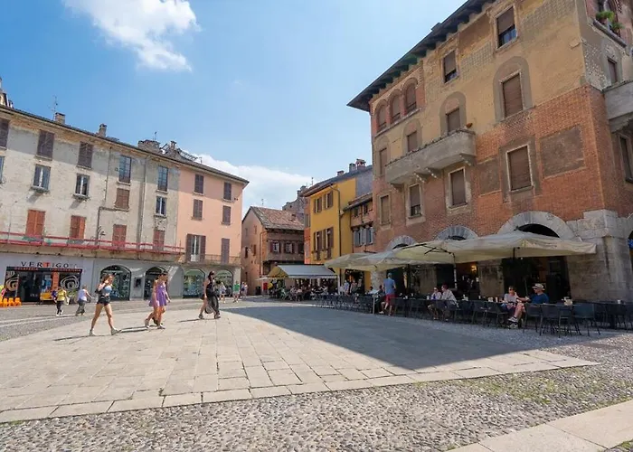 Del 1400 In Centro Storico Como