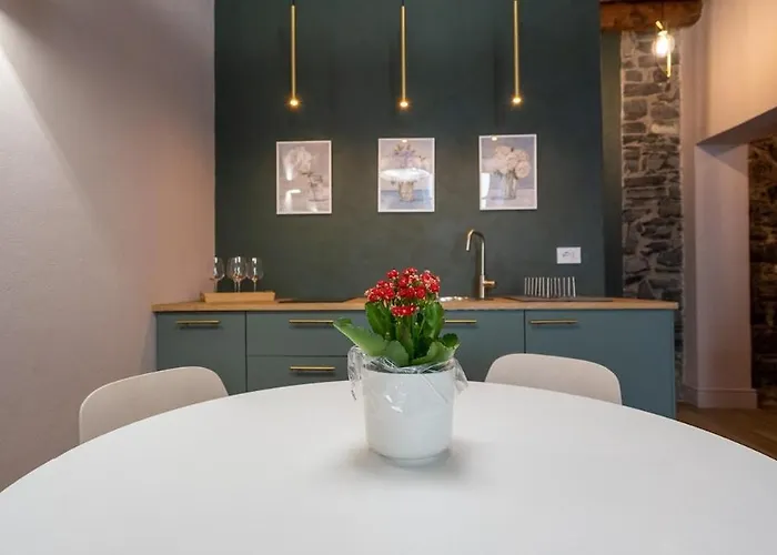 Apartment Del 1400 In Centro Storico Como